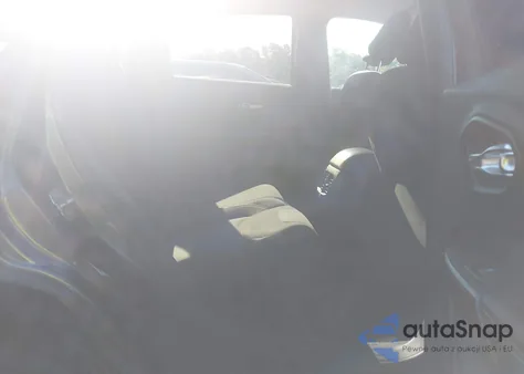 2016 Jeep Cherokee Latitude z USA, uszkodzony, nr VIN 1C4PJMCS2GW182887